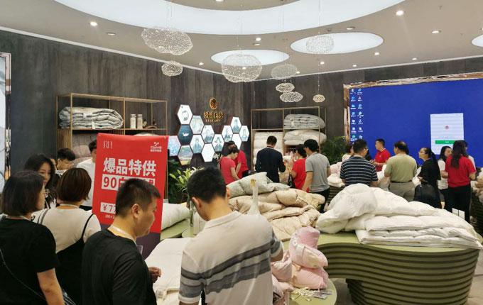 多地展會現(xiàn)場簽單！百聯(lián)憑什么“約”到服裝家紡用戶？